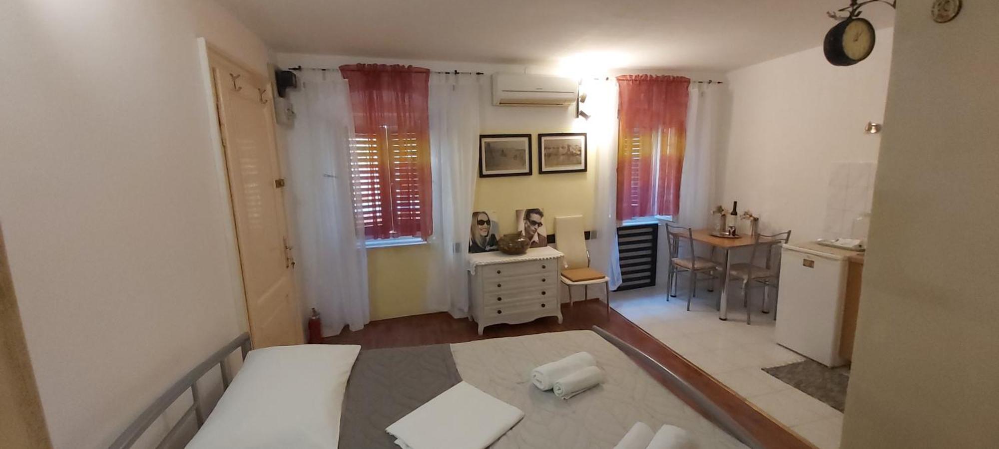 Down Town Appartement Split Buitenkant foto